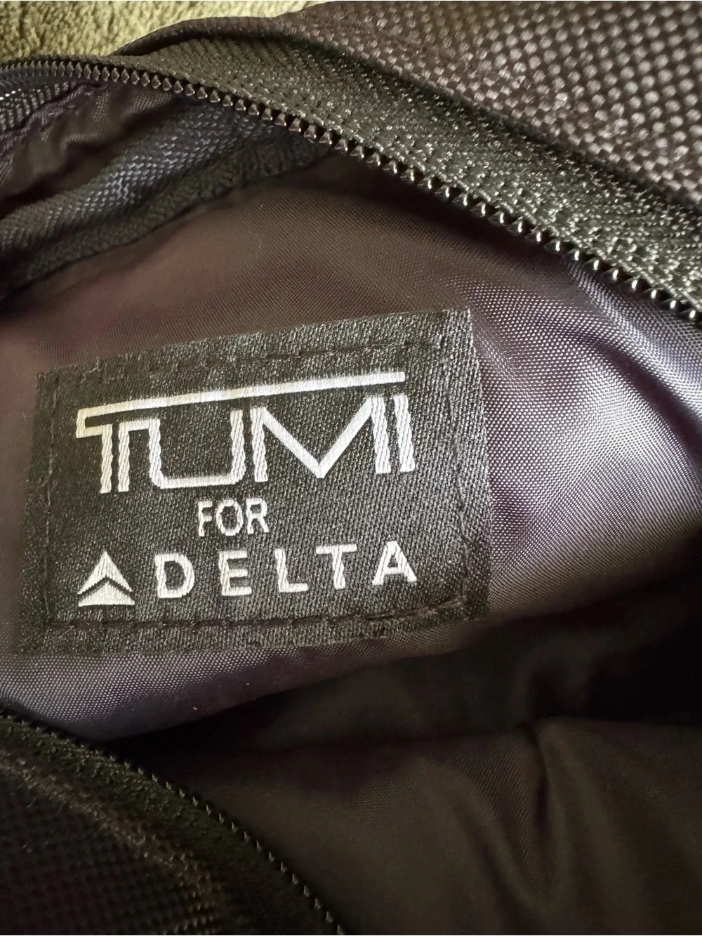 Tumi Delta Nylon Pouch Travel Toiletry Bag Case Black Bag